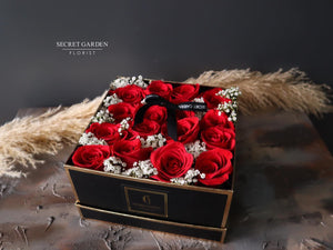 Classic rose box with baby’s...